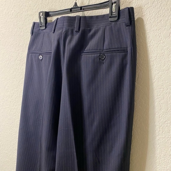 Donna Karen Signature Italian  2-Button Suit Set - Picture 13 of 15